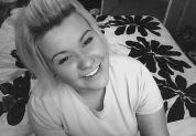 Liz, 25 Stockholm, Sweden